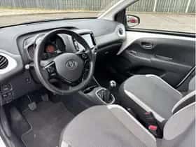 Toyota Aygo (2021) thumbnail 13