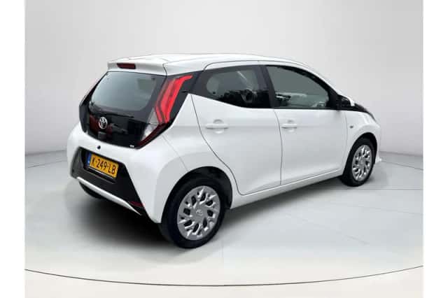 Toyota Aygo (2021) thumbnail 5