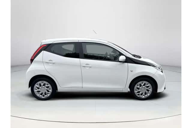 Toyota Aygo (2021) thumbnail 6