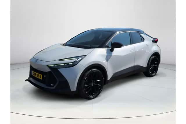 Toyota C-HR (2025) thumbnail 1