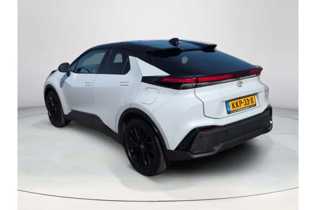 Toyota C-HR (2025) thumbnail 3