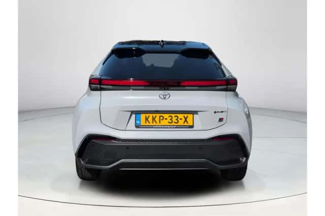 Toyota C-HR (2025) thumbnail 4