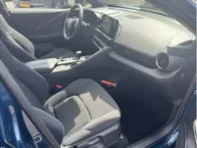 Toyota C-HR (2025) thumbnail 11