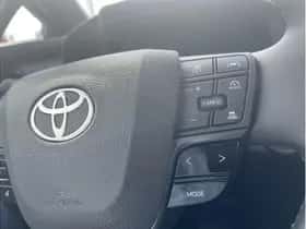 Toyota C-HR (2025) thumbnail 25