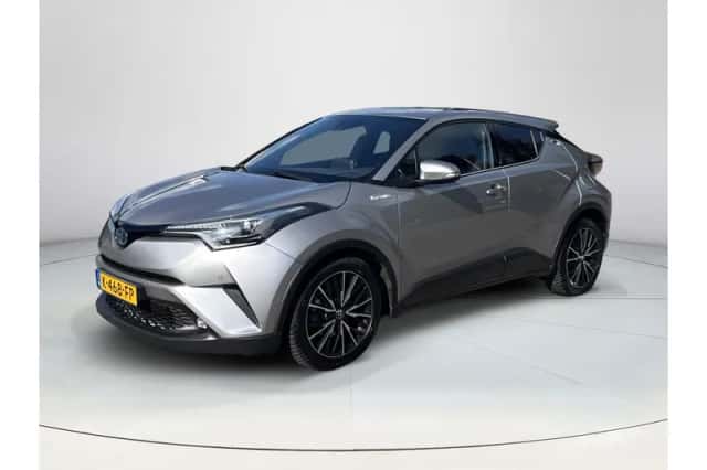 Toyota C-HR (2017) thumbnail 1
