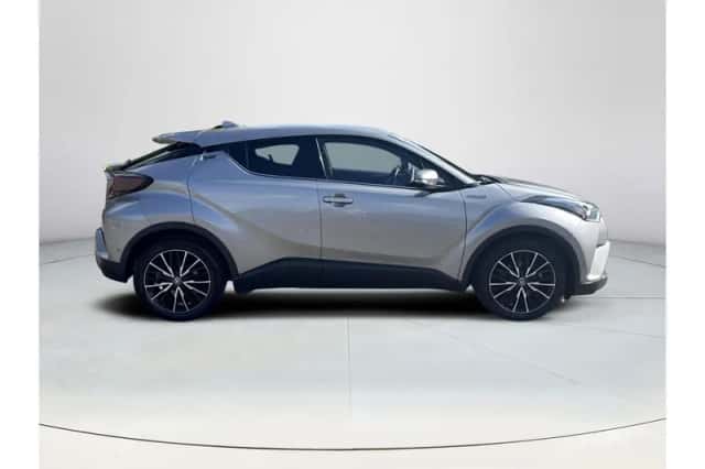 Toyota C-HR (2017) thumbnail 6