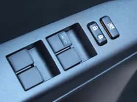 Toyota RAV4 (2018) thumbnail 34