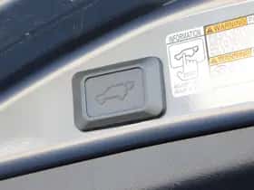 Toyota RAV4 (2018) thumbnail 10