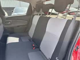 Toyota Yaris (2020) thumbnail 12