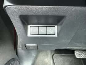 Toyota Yaris (2020) thumbnail 23