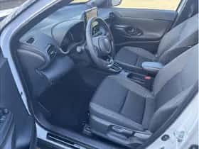 Toyota Yaris Cross (2026) thumbnail 12