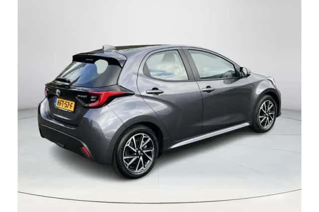 Toyota Yaris (2021) thumbnail 5