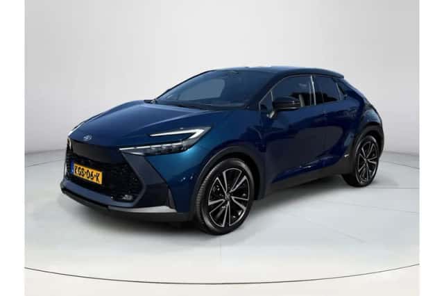Toyota C-HR (2024) thumbnail 1