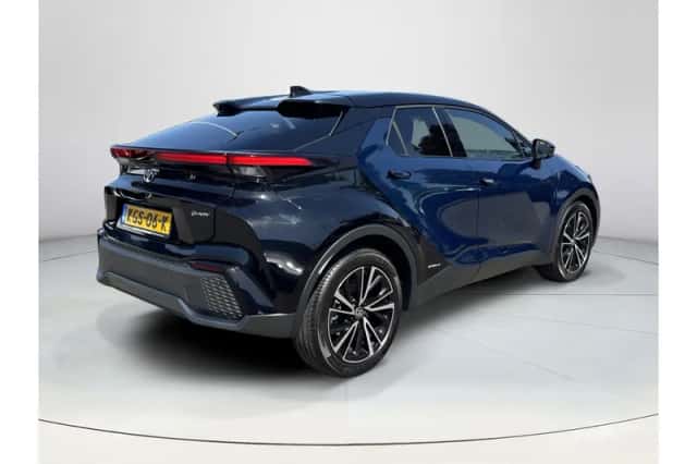 Toyota C-HR (2024) thumbnail 5