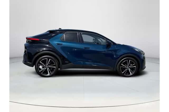 Toyota C-HR (2024) thumbnail 6