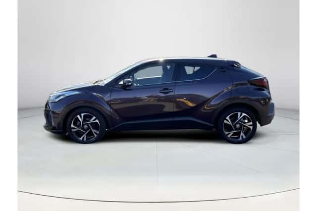 Toyota C-HR (2023) thumbnail 2