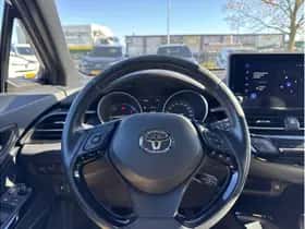 Toyota C-HR (2023) thumbnail 13