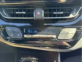 Toyota C-HR (2023) thumbnail 17