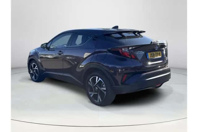 Toyota C-HR (2023) thumbnail 3