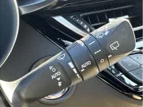 Toyota C-HR (2023) thumbnail 22