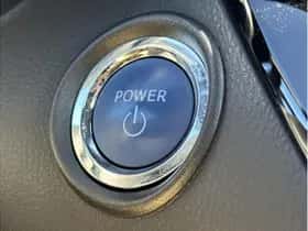 Toyota C-HR (2023) thumbnail 23