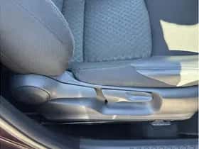 Toyota C-HR (2023) thumbnail 26