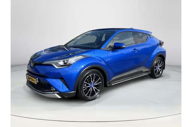 Toyota C-HR (2018) thumbnail 1