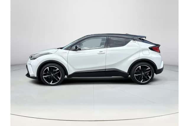 Toyota C-HR (2021) thumbnail 2