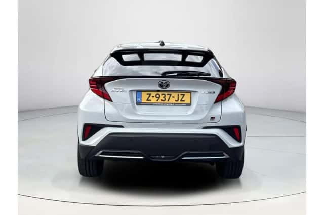 Toyota C-HR (2021) thumbnail 4
