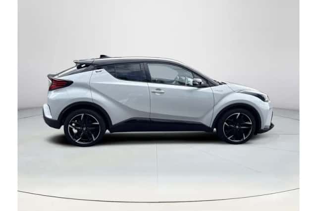Toyota C-HR (2021) thumbnail 6