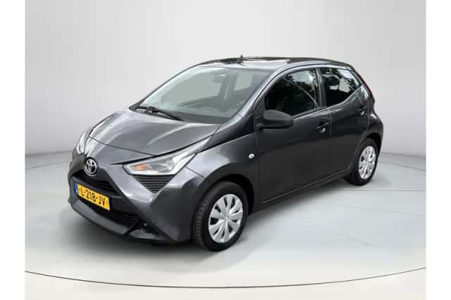 Toyota Aygo (2021) thumbnail 1
