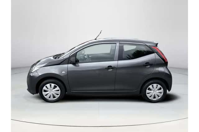 Toyota Aygo (2021) thumbnail 2
