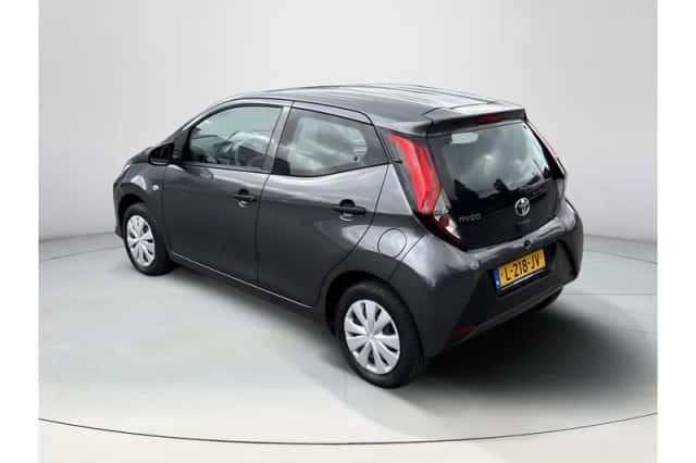 Toyota Aygo (2021) thumbnail 3