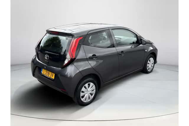 Toyota Aygo (2021) thumbnail 5