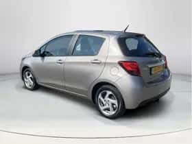 Toyota Yaris (2016) thumbnail 3