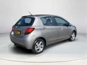 Toyota Yaris (2016) thumbnail 5