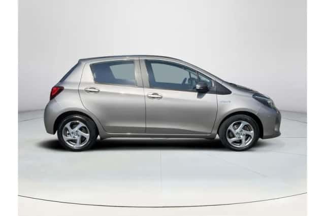 Toyota Yaris (2016) thumbnail 6