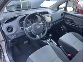 Toyota Yaris (2016) thumbnail 9