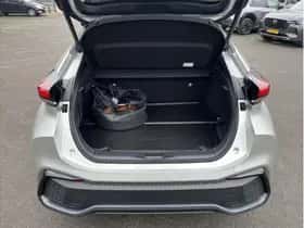 Toyota C-HR (2026) thumbnail 9