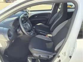 Toyota Aygo X (2024) thumbnail 11