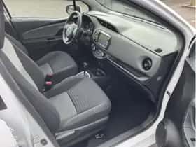Toyota Yaris (2019) thumbnail 11