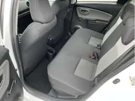 Toyota Yaris (2019) thumbnail 13