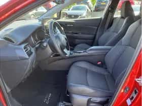 Toyota C-HR (2023) thumbnail 12