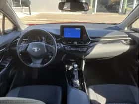 Toyota C-HR (2023) thumbnail 13
