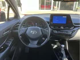 Toyota C-HR (2023) thumbnail 14