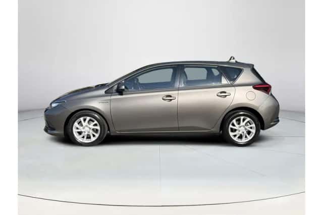 Toyota Auris (2018) thumbnail 2