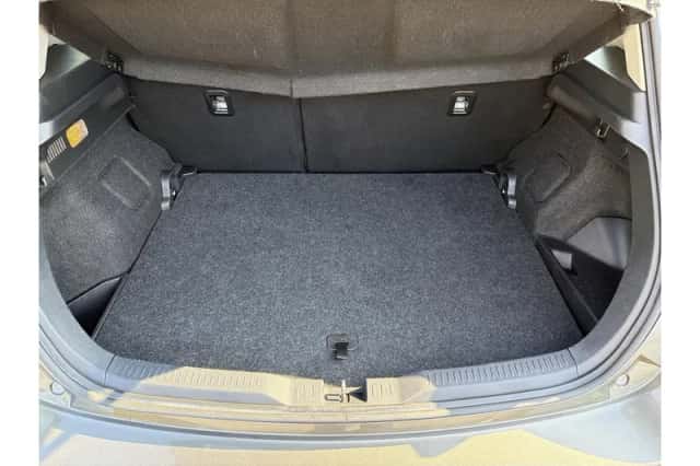 Toyota Auris (2018) thumbnail 4
