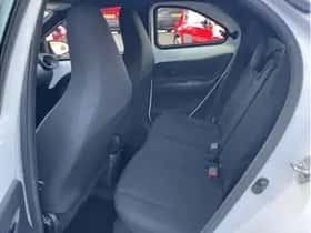 Toyota Aygo X (2024) thumbnail 12