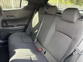 Toyota C-HR (2019) thumbnail 11