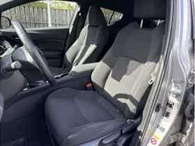 Toyota C-HR (2019) thumbnail 12